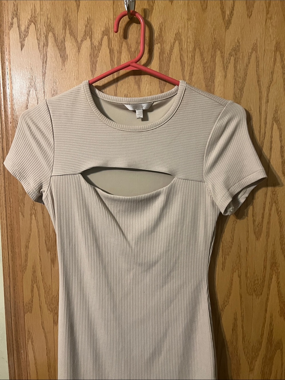 Guess Cream Ribbed Short-Sleeve Top with Front Cutout